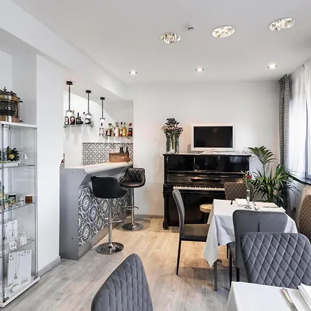 Hotiday Collection - Aparthotel *