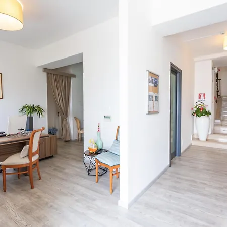 Hotiday Collection - Aparthotel Massa Lubrense